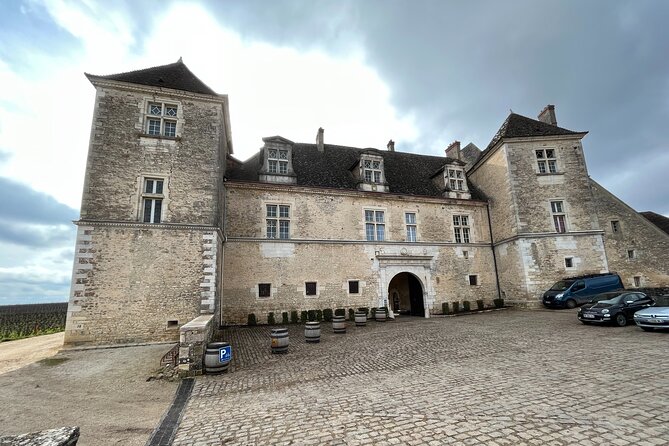 Burgundy Grand Crus Route Day Tour - 14 Wines Tastings in Domains - Clos de Vougeot: a quick stop that helps your mental map