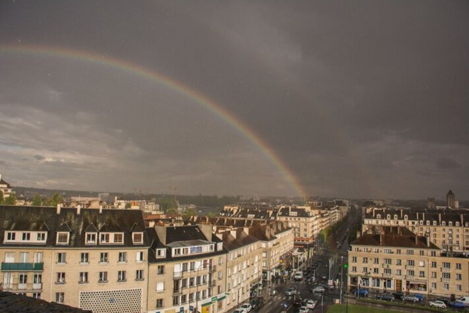 Caen: Private custom tour with a local guide - Making better use of four to eight hours