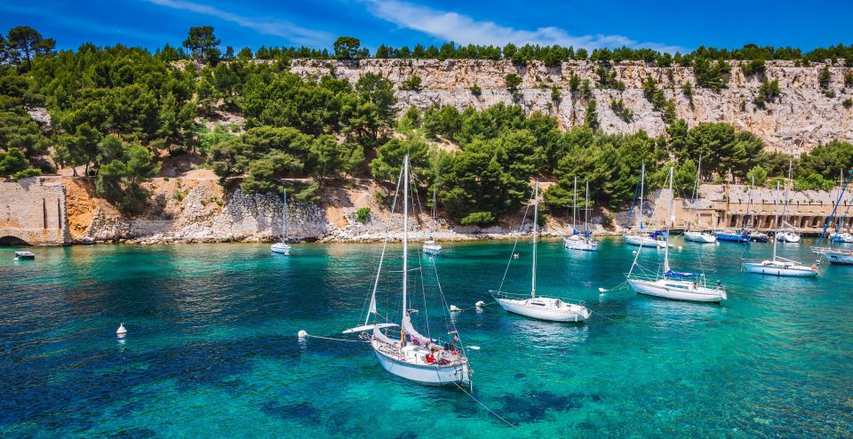 Calanques of Cassis, Aix-en-Provence & Wine Tasting Day Tour - Provençal wine tasting with a local connection
