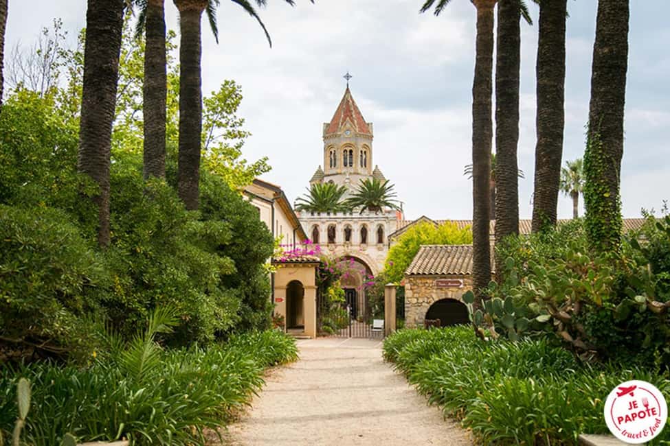 Cannes: Boat trip without a license to the Lerins Islands - Two Hours Along Théoule-sur-Mer
