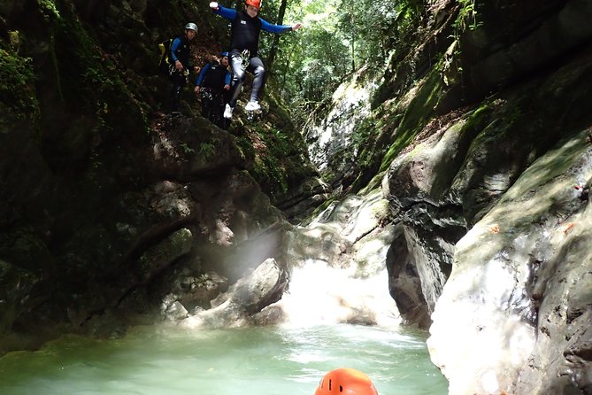 Canyoning Annecy Angon Discovery - The guides and small group size: safety that doesn’t kill the fun