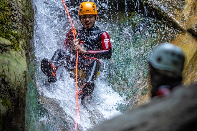 Canyoning of the Wolf Gorge - What happens on your 2-hour session: from Courmes to the gorge fun