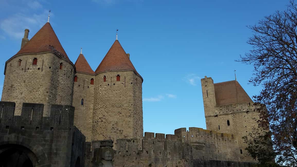 Carcassonne: 1h30 Walking Tour of the Medieval City - Basilica of Saint-Nazaire: A Site You’ll Notice More After the Walk