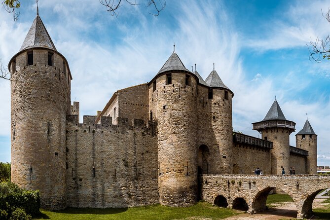 Carcassonne Scavenger Hunt and Highlights Self-Guided Tour - Pausing for lunch, photos, and paid sights