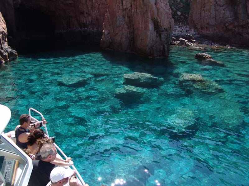 Cargèse: Calanques of Piana on a family boat - From the port of Cargèse to Croisières Grand Bleu: quick, easy start