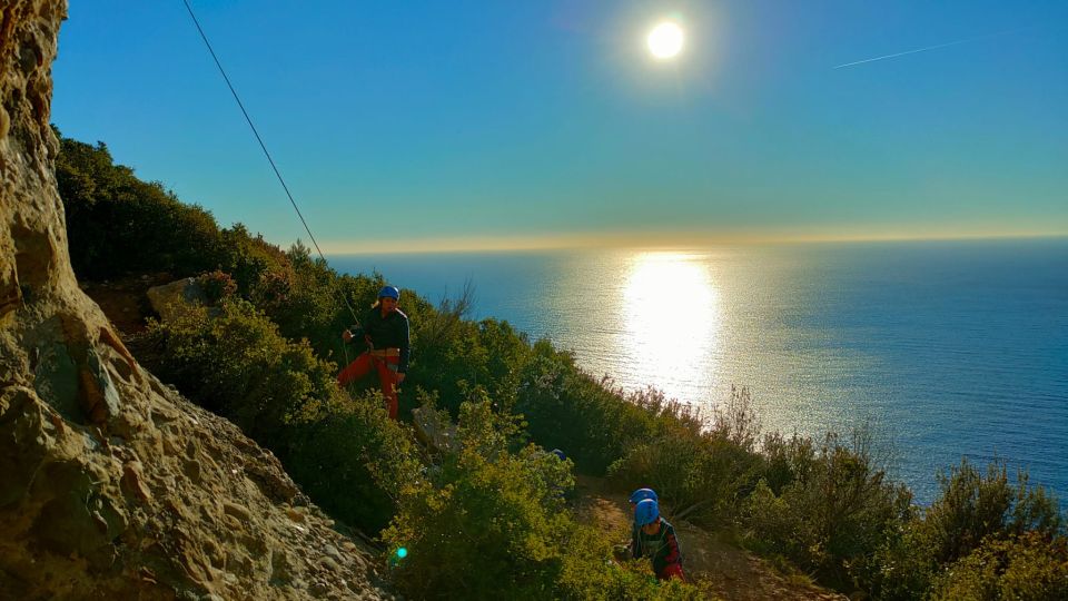 Cassis - La Ciotat : Climbing class on the Cap Canaille - The first lesson: equipment, movement, and trust