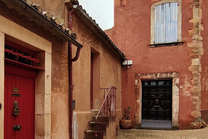 Cassis, the Calanques & the Villages of Luberon in private tour. - Roussillon and the ocher country