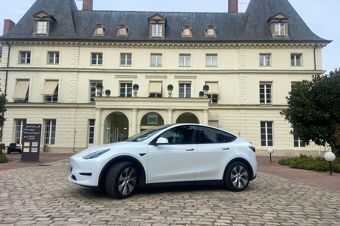 CDG Airport to Paris – Private Transfer with Meet & Greet - The driver service: punctual, polite, and easy to reach