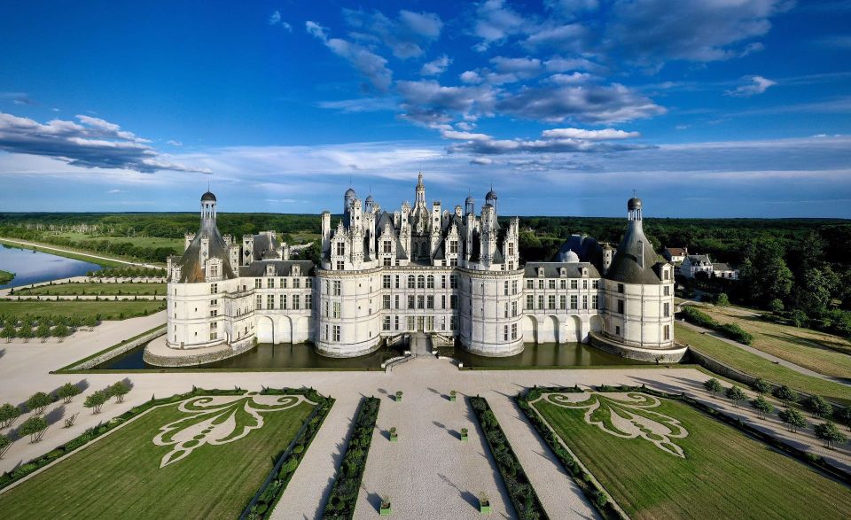 Chambord: Entry Ticket to the Castle - Why Château de Chambord feels larger than life