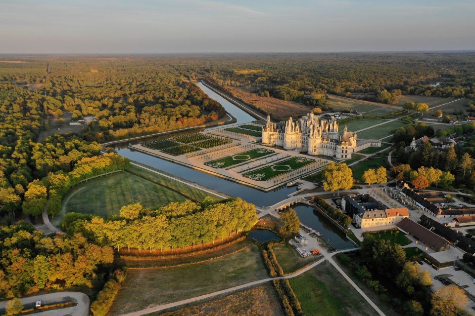Chambord: Entry Ticket to the Castle - Entering the castle route without getting turned around