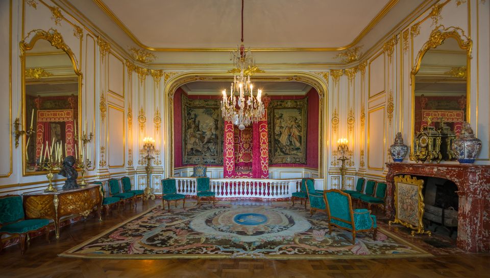 Chambord: Entry Ticket to the Castle - Don’t miss the double-helix staircase