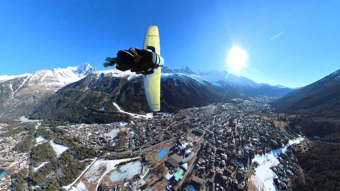 Chamonix: Tandem Paragliding Flight with Video - The quick run on grass: your first seconds in the air