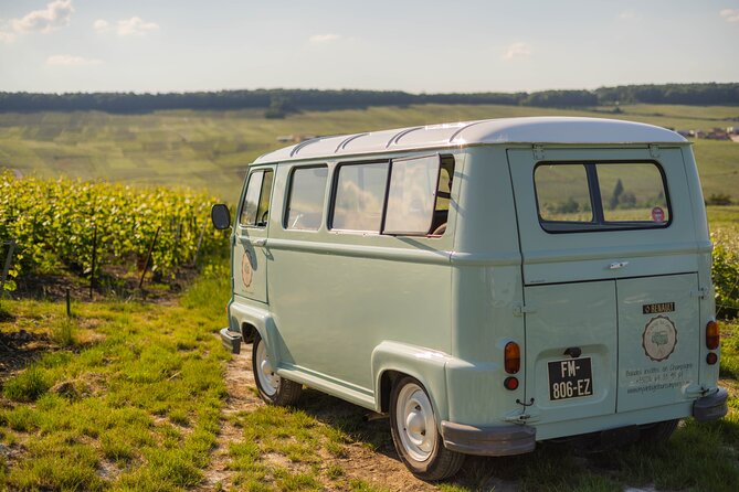 Champagne experience with a vintage van from Epernay - 3 hours - The included tasting: what you learn from just three glasses