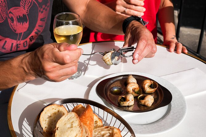 Champagne & Oysters Paris Food Tour - Where you start in Le Marais (and why it’s a smart location)