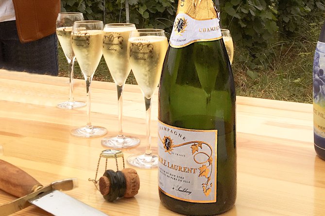 Champagne Sabrage & Tasting - Champagne PIERRE Laurent - Choosing the €20 hands-on sabrage option