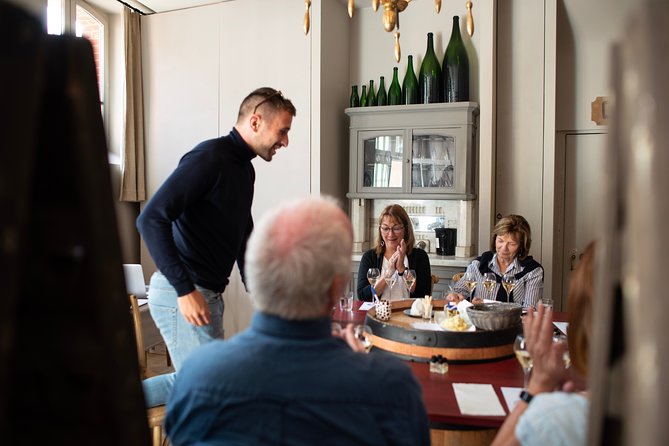 Champagne Tasting Class and Lunch near Epernay - Snacks and the Blind Tasting: How to Eat and Sip Without Wrecking Your Palate
