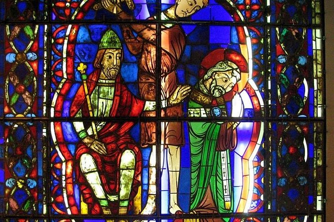 Chartres and Versailles Private Full-day tour - Versailles gardens and the royal scale