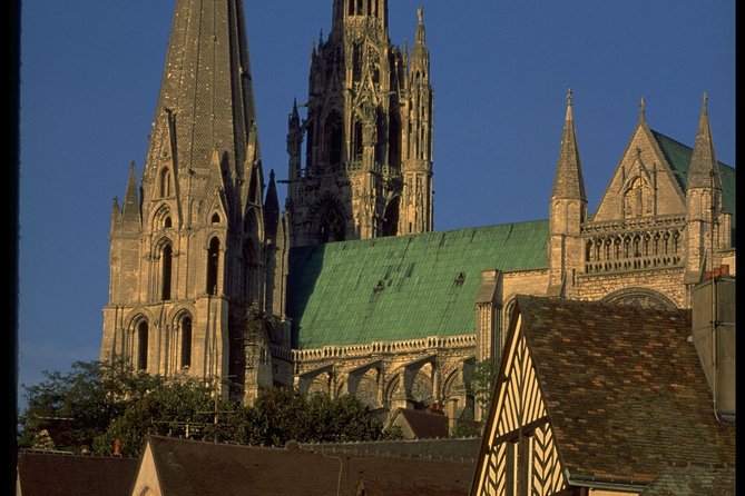 Chartres and Versailles Private Full-day tour - What the private guide adds