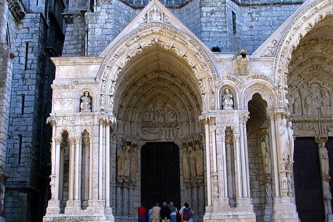 Chartres and Versailles Private Full-day tour - Chartres Cathedral and the old town