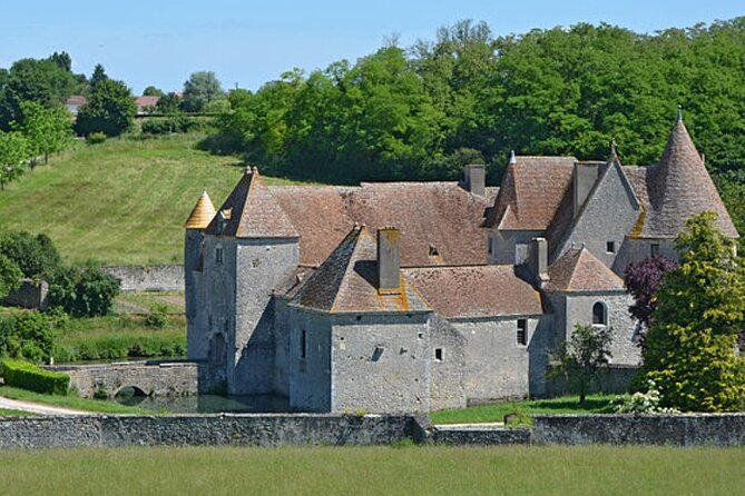 Château de Buranlure 1000 Years of History Heritage and Oenology - Who Will Enjoy Château de Buranlure Most?