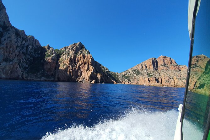 Check-out DE Porto (FR) Scandola Girolata Capo-Rosso - Crew style and English guidance: explanations that make the scenery easier to read