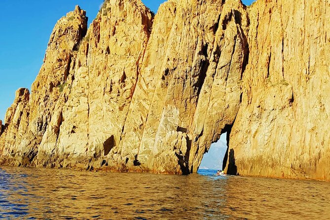 Check-out DE Porto (FR) Scandola Girolata Capo-Rosso - What to bring: your small list that prevents big day-of stress
