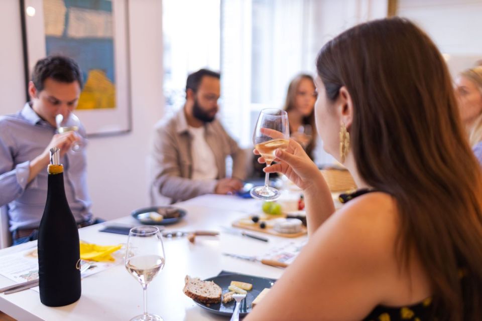 Cheeses and Wines Tour de France with Tasty Games - What makes the central Paris setting useful
