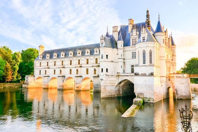 Chenonceau Castle: Private Guided with Ticket - Why Chenonceau’s bridge design changes the visit