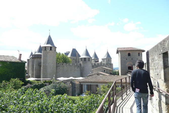 Cité de Carcassonne Guided Walking tour. Private tour. - Meeting at Place du Prado and choosing the right start time