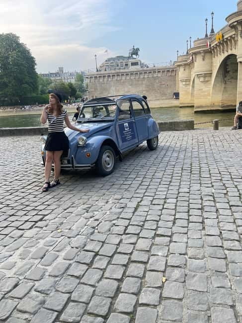 Classic 2CV Tour paris 2h - Grand Palais, Petit Palais, and Pont Alexandre III