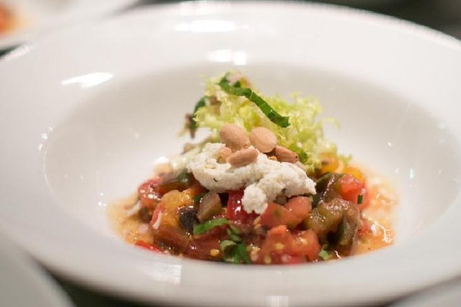 Cooking workshop with an exceptional chef in Avignon - Stop 1: Avignon Les Halles Hall Tour and Tastings