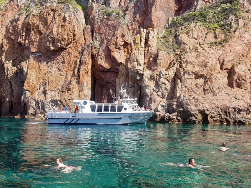 Croisière visite des Calanques de Piana Baignade en vedette - Capo Rosso Caves and the Arch: Where the Coast Gets Cinematic