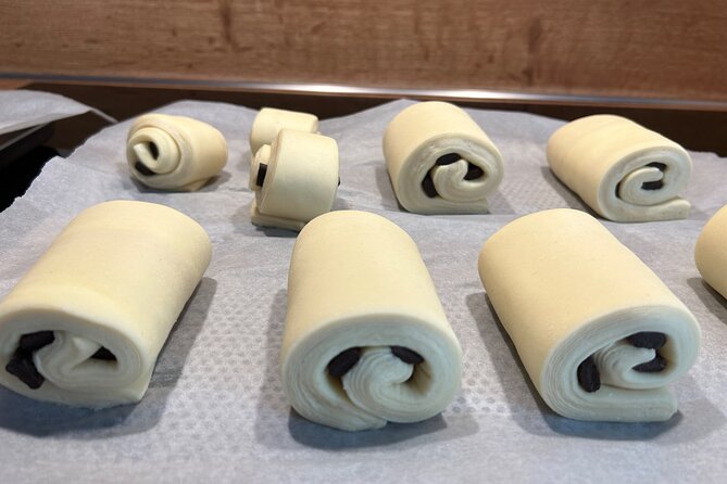 Croissants and pains au chocolat with a pastry chef in Paris - The recipe is your real souvenir