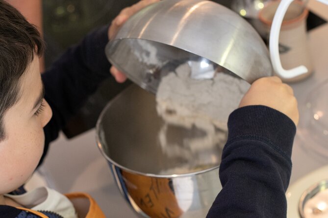 Croissants Baking Class near Eiffel Tower - A private Parisian apartment near Trocadéro