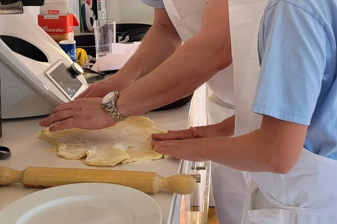 Croix Rousse Market & Rooftop Cooking Class in Lyon - Who should book this Lyon cooking class, and who might not
