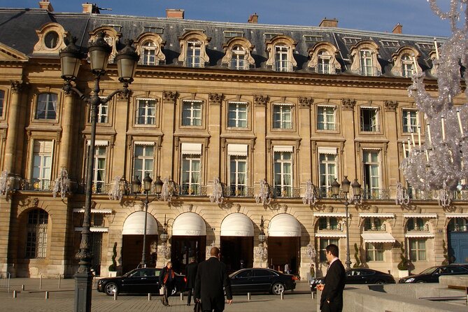 Da Vinci Code Movie Locations Private Tour in Paris - The Louvre, Mona Lisa, and the famous murder scene