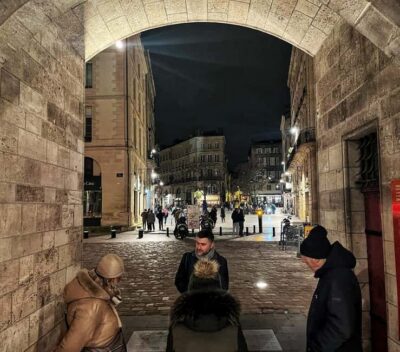 Dark Bordeaux: Ghosts, True Crimes, Eternal haunting Tales - Meeting tortured love stories near Palais Rohan