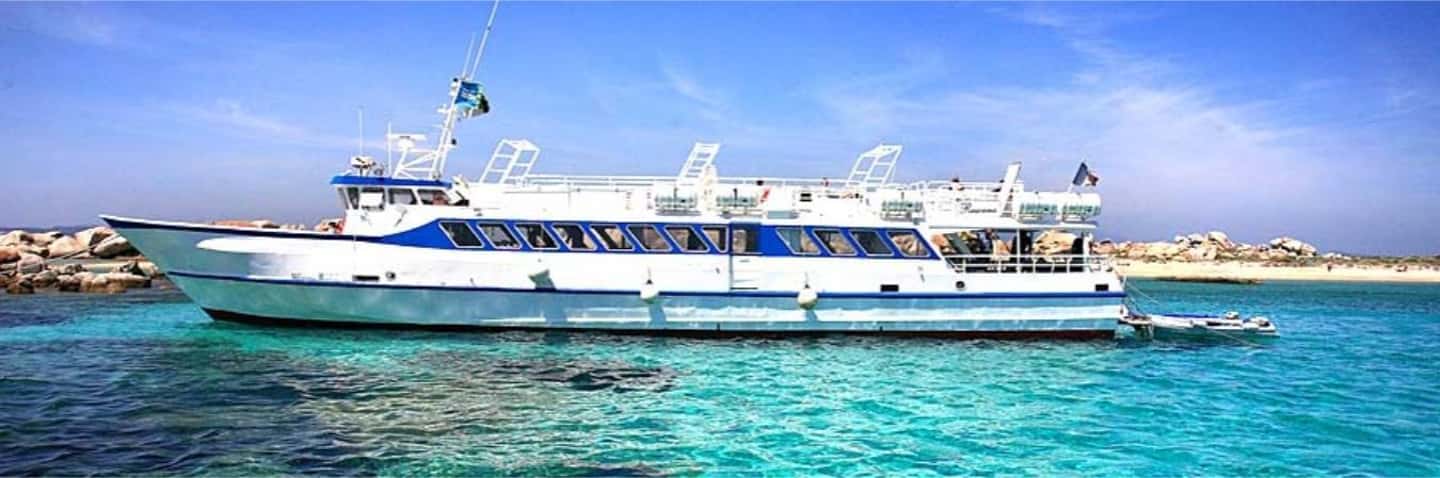 Day cruise to the Cerbicales & Lavezzi Islands with lunch - Porto-Vecchio Morning: 8:15 Welcome, 9 a.m. Departure, and a Full Day Rhythm