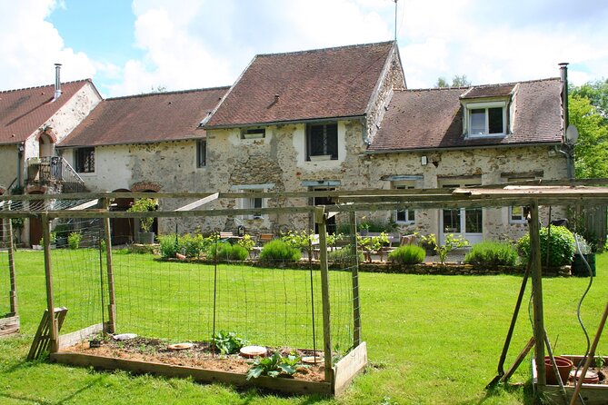 Day Trip from Paris - French Food, Rural Experiences & Horses! - Arriving at Emilie’s stone house
