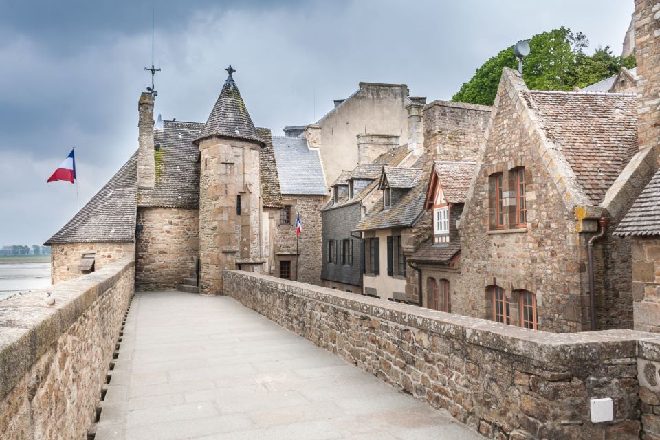 Day Trip to Mont-Saint-Michel from Paris - Shuttles, Parking, and the Timing That Keeps You From Missing the Bus