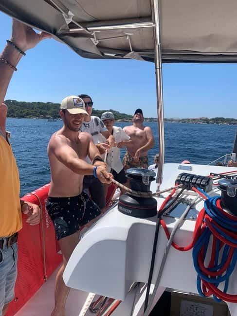 Departure from BRUSC: Half-day catamaran cruise - Aperitif and comfort details that matter on a short cruise