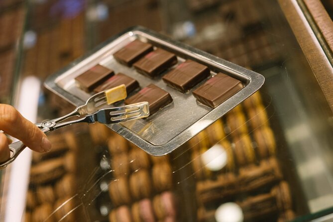 Devour Paris Ultimate Food Tour - Small Group and Guide Style: Why People Keep Rebooking