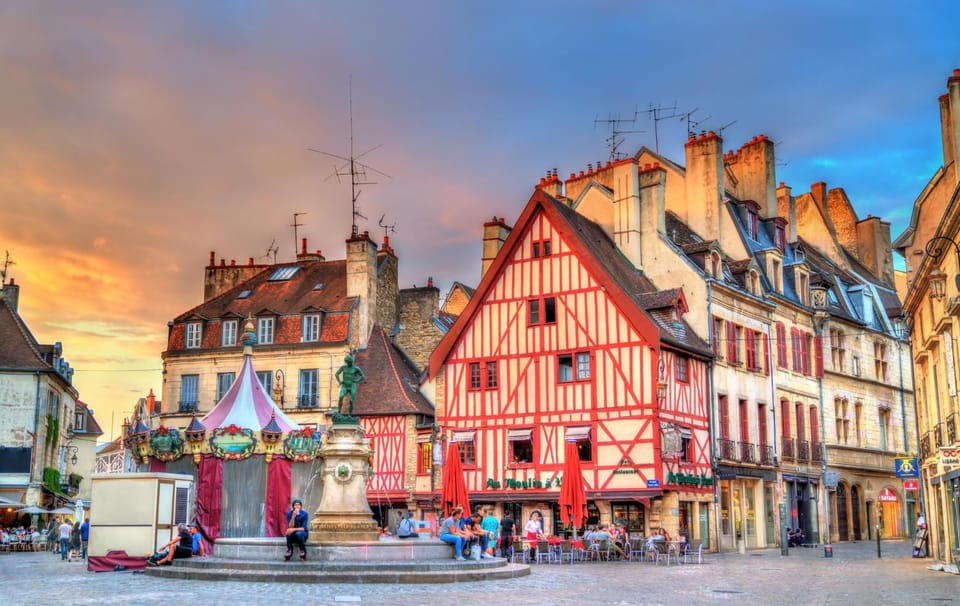 Dijon: Express Walk with a Local in 60 minutes - From landmarks to lunch plans: how the local tips turn into real meals