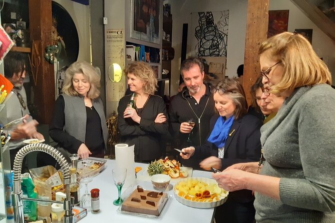 Dinner in a Bohemian Artist Apartment in Central Paris - Key points at a glance