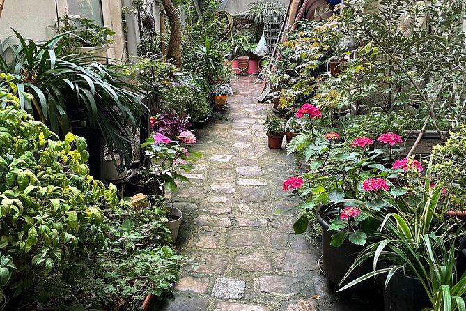 Dinner in a Bohemian Artist Apartment in Central Paris - Booking and cancellation basics