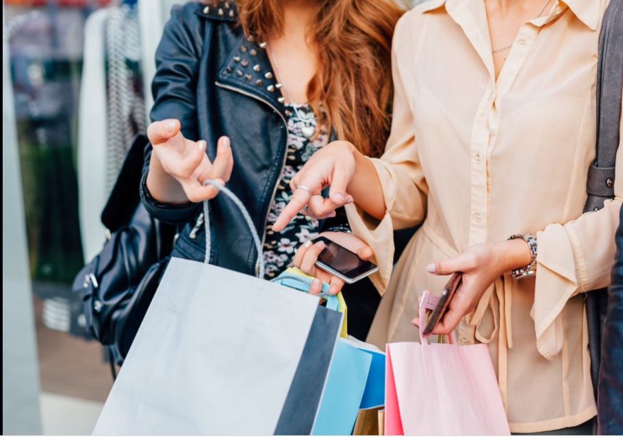 Discount Couture: ultimate Paris Shopping 2h30 walking tour - What three hours can accomplish