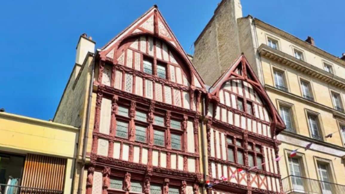 Discover Caen like never before: Guided tours between history & secrets! - Where You Meet in Caen and How the Tour Actually Starts