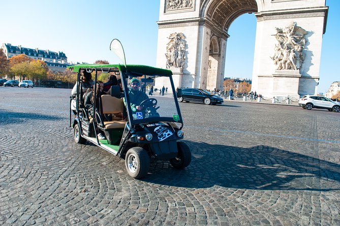 Discover Paris in electric golf carts - A quick Paris overview from Place Vauban