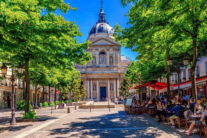 Discover the Latin quarter - Starting at the Fontaine Saint-Michel