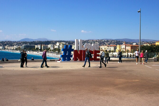 Discovery of the city of Nice by electric Méhari - Why a Méhari works well in Nice